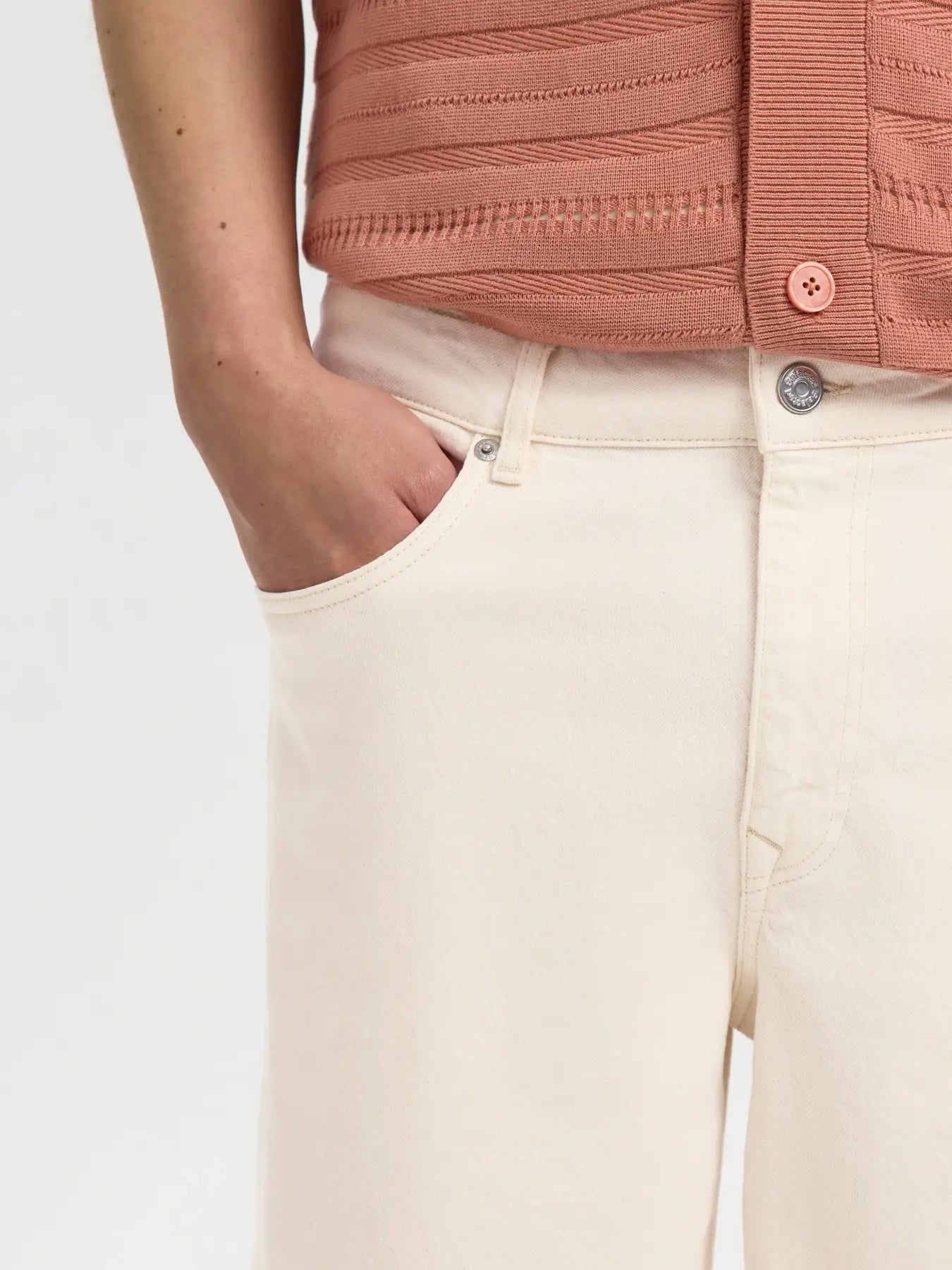 Bermuda - Selected - 16100121 Alex