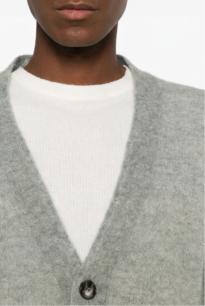 Cardigan grigio chiaro, dettaglio