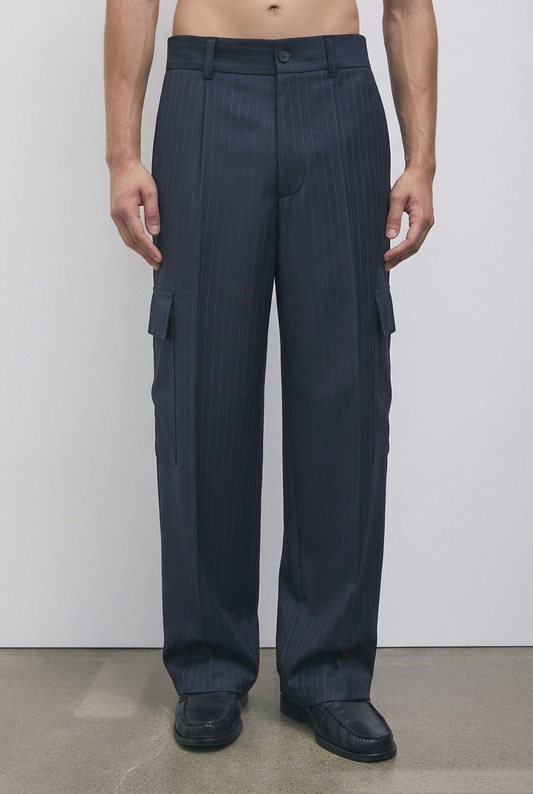 Pantaloni cargo con tessuto blu gessato